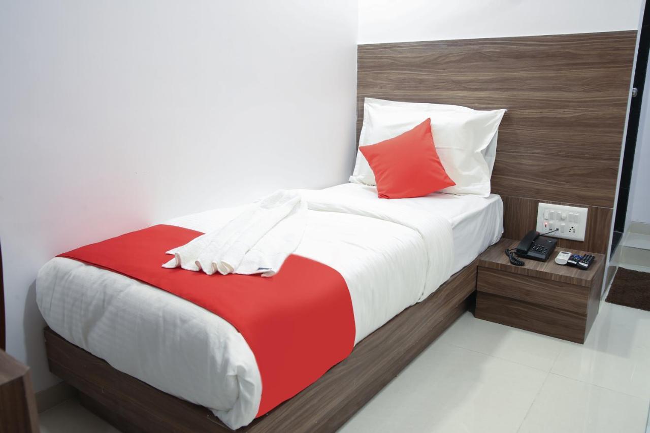 Hotel Apple Inn نافي مومباي المظهر الخارجي الصورة